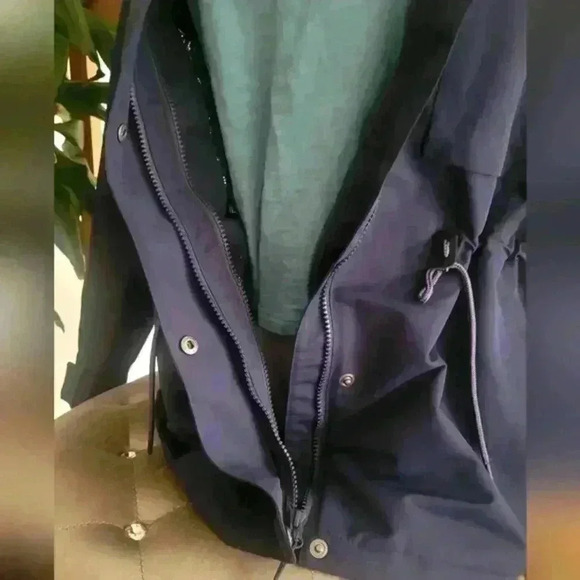 Columbia insulated women's jacket, Medium, Navy blue , in excellent condition. - Picture 11 of 14